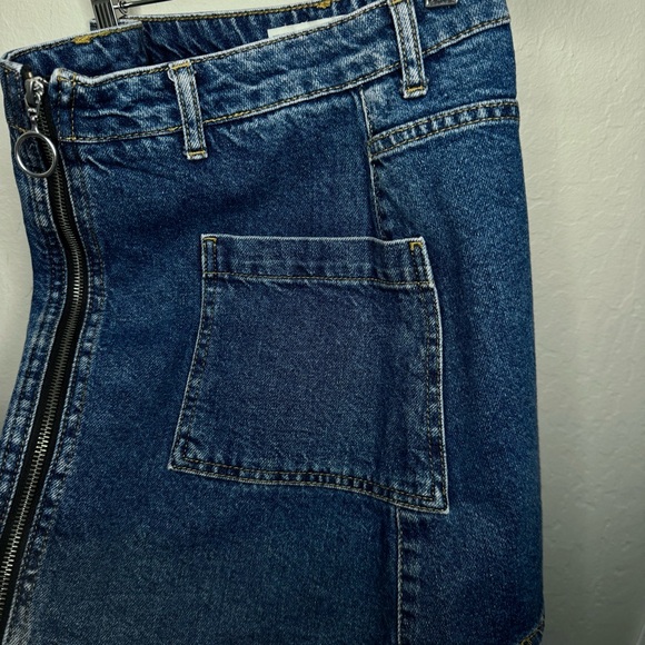 TOPSHOP Moto Zipper Denim Patch Pocket Mini Skirt - Picture 8 of 16